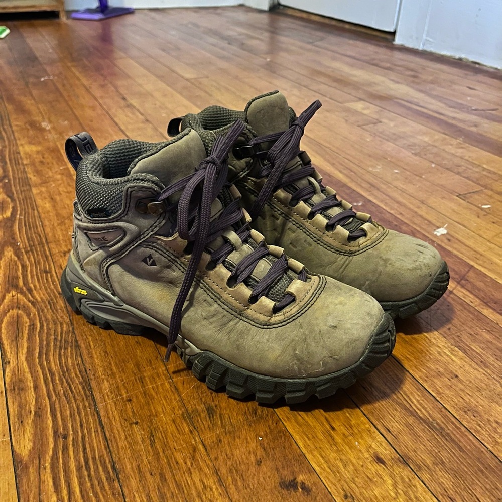 Vasque Talus UltraDry brown waterproof vibram hiking boots